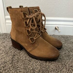 Sorel Cate Leather Lace-up Boots - size 6